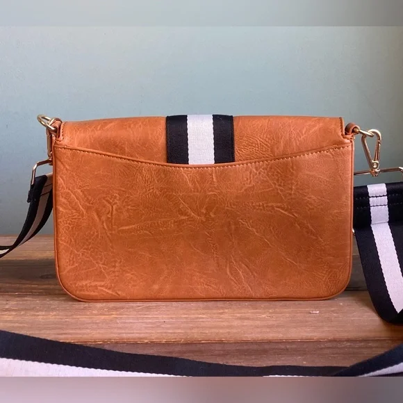 Social Threads x The Motherchic Vegan Leather Crossbody Bag - Picture 2 of 8